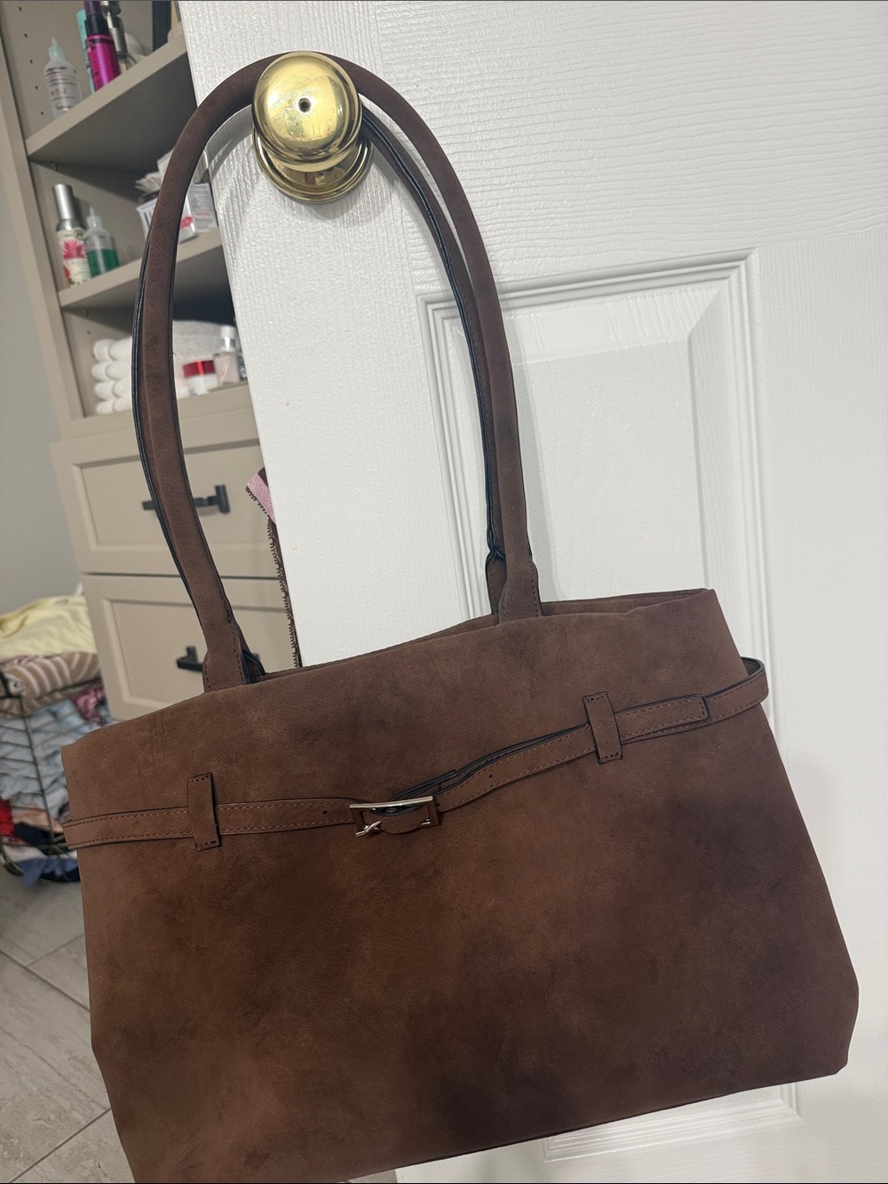 Classic Brown Women's Tote Bag vegan leather.. nwt..zipper inside